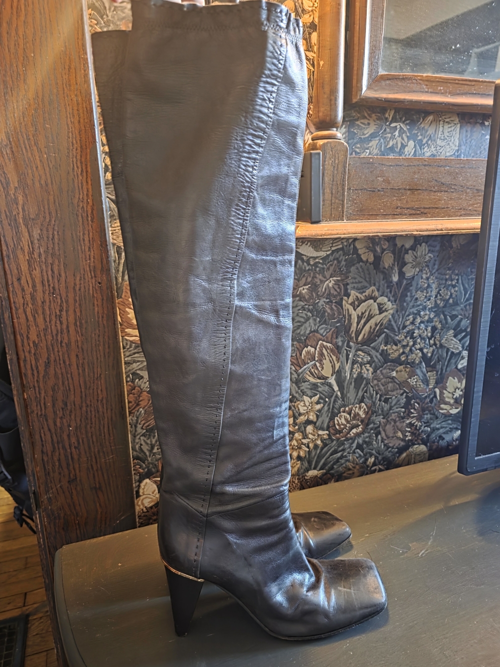 Black Over-the-Knee Leather Boots - Picture 4 of 6